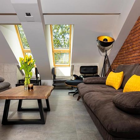 Industrial-Style 2Bd Loft With Parking Spot By Flat Mаnager Apartment Plovdiv Bagian luar foto