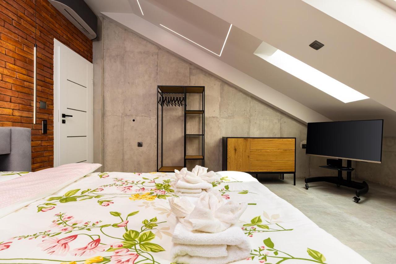 Industrial-Style 2Bd Loft With Parking Spot By Flat Mаnager Apartment Plovdiv Bagian luar foto