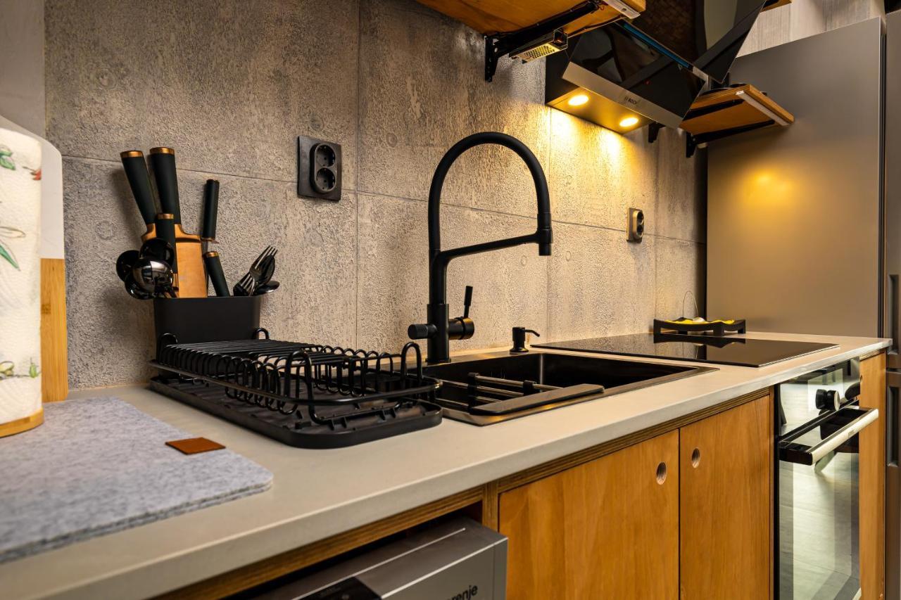 Industrial-Style 2Bd Loft With Parking Spot By Flat Mаnager Apartment Plovdiv Bagian luar foto