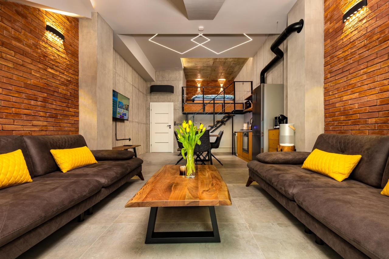 Industrial-Style 2Bd Loft With Parking Spot By Flat Mаnager Apartment Plovdiv Bagian luar foto