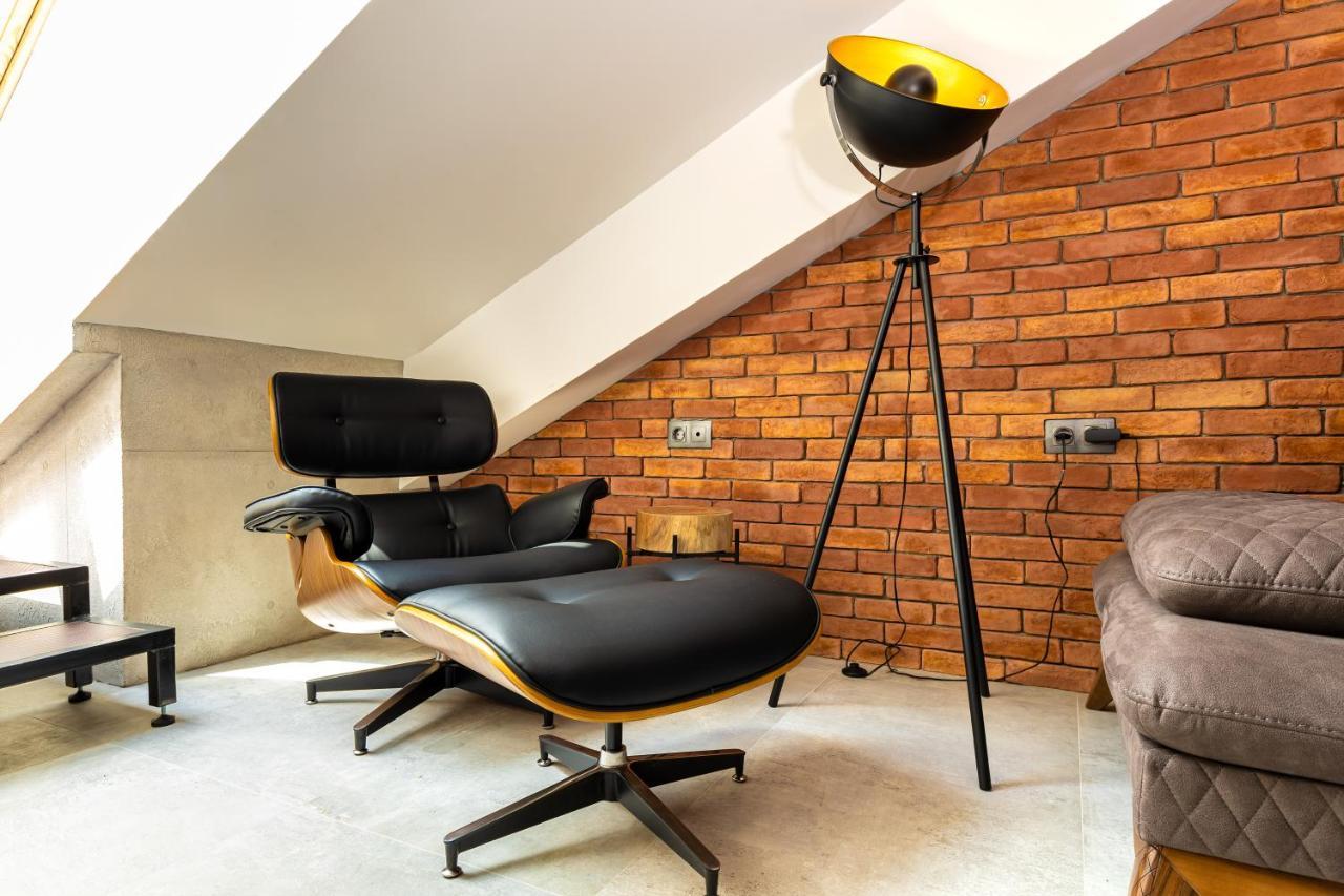 Industrial-Style 2Bd Loft With Parking Spot By Flat Mаnager Apartment Plovdiv Bagian luar foto