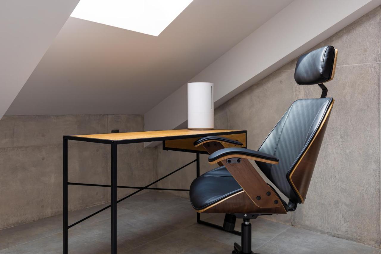 Industrial-Style 2Bd Loft With Parking Spot By Flat Mаnager Apartment Plovdiv Bagian luar foto